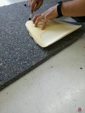 Ein Teil der Sitzauflage wird als Muster genutzt Ein Teil der Sitzauflage wird als Muster genutzt