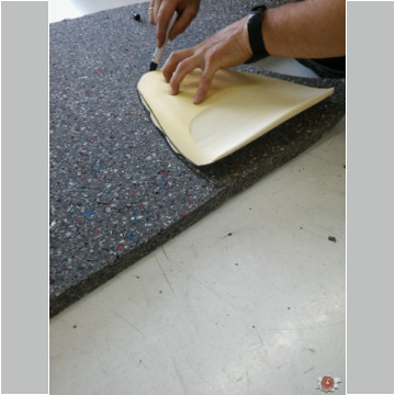 Ein Teil der Sitzauflage wird als Muster genutzt Ein Teil der Sitzauflage wird als Muster genutzt