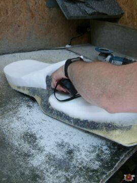 Nun die zweite Lage Schaumstoff Nun die zweite Lage Schaumstoff