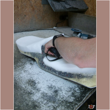 Nun die zweite Lage Schaumstoff Nun die zweite Lage Schaumstoff