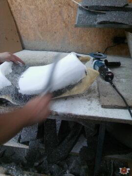 Nach dem ersten Probesitzen noch weitere Feinarbeiten Nach dem ersten Probesitzen noch weitere Feinarbeiten