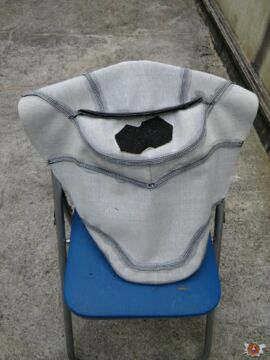 Nachdem der Sitz genäht ist wurden die Nähte Wasserdicht imprägniert Nachdem der Sitz genäht ist wurden die Nähte Wasserdicht imprägniert